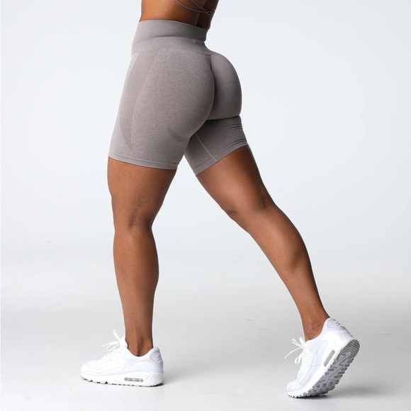 NVGTN Pants - NVGTN Contour Seamless Shorts - Taupe
